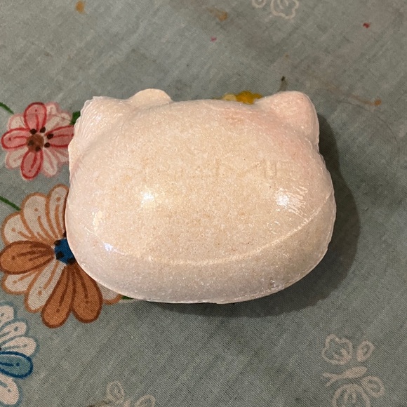 Hello Kitty Holiday Decor Set - Red and White - Picture 10 of 11